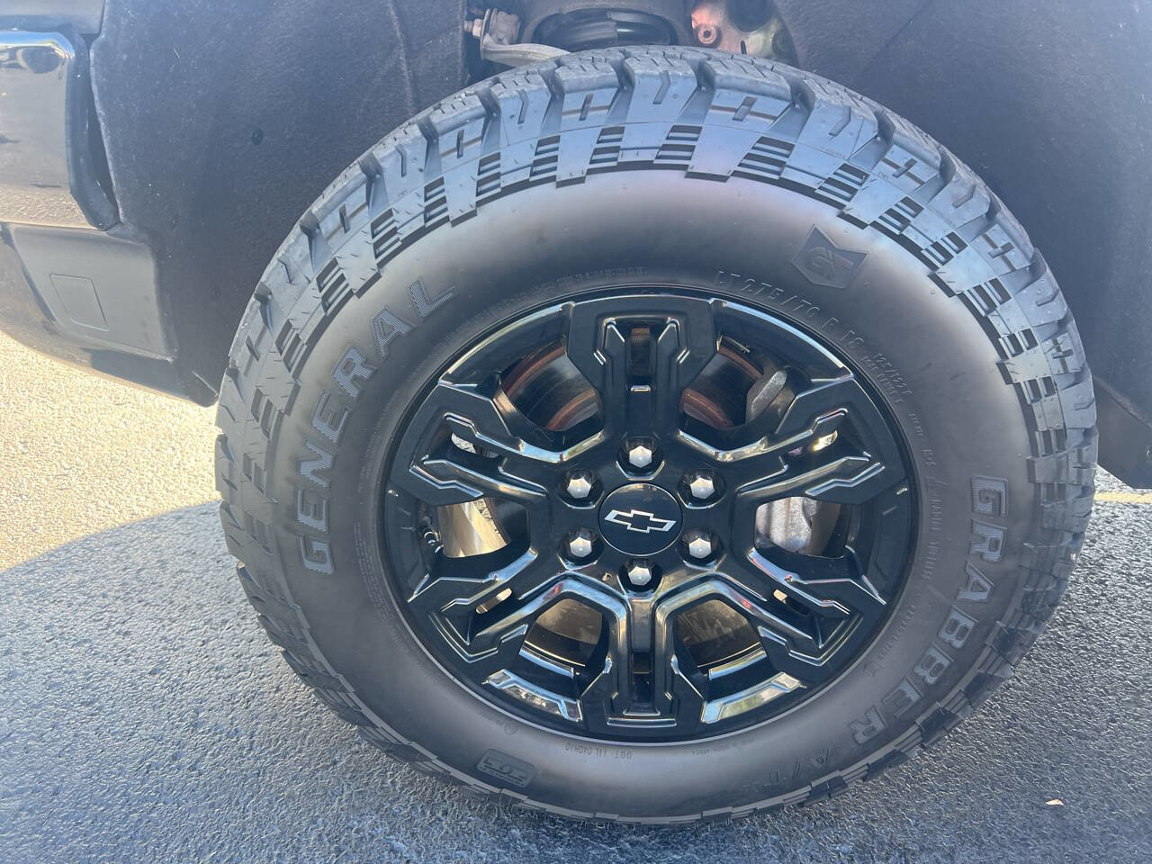 Used 2022 Chevrolet Silverado 1500 ZR2 w/ Technology Package image 13