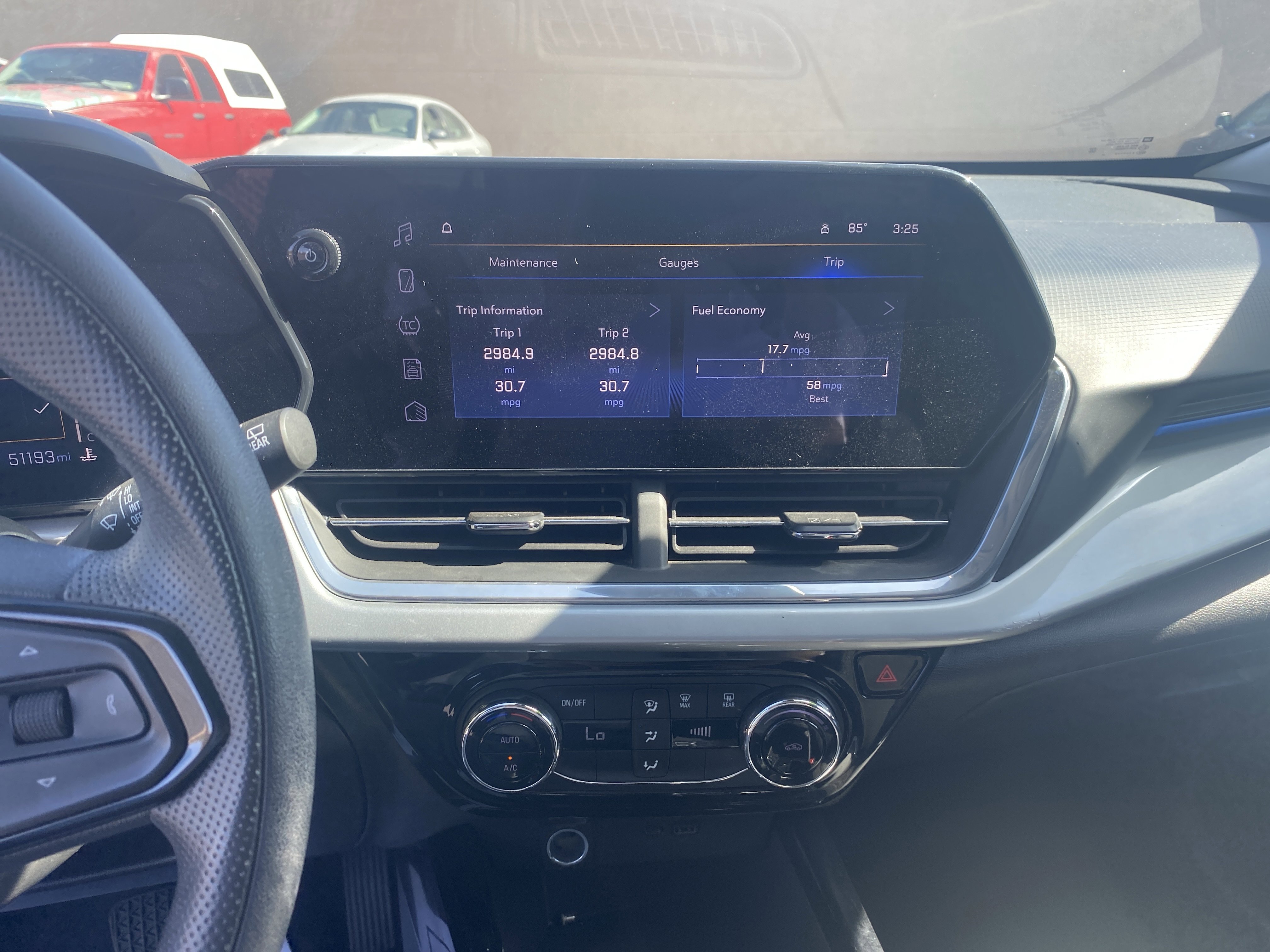 Used 2024 Chevrolet Trax LT FWD image 13