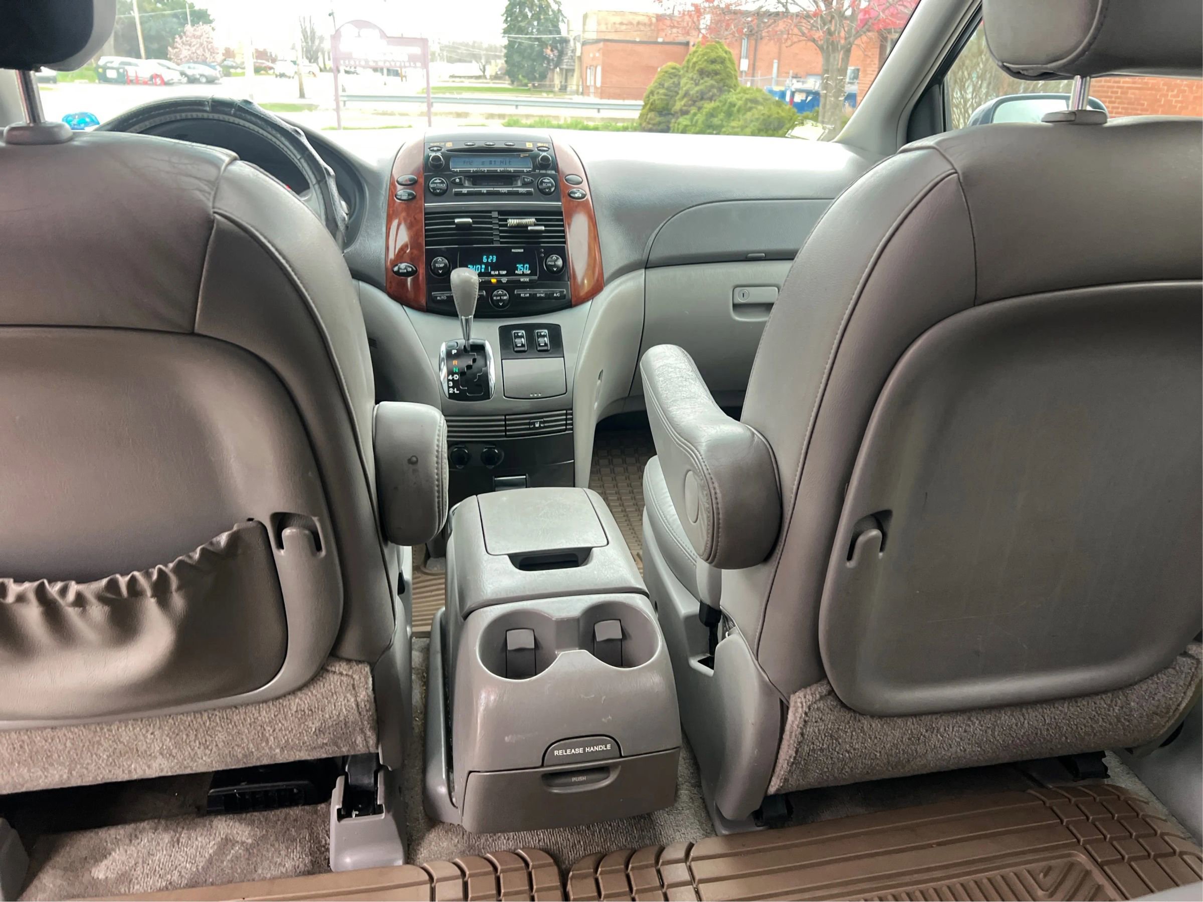 Used 2005 Toyota Sienna FWD image 21