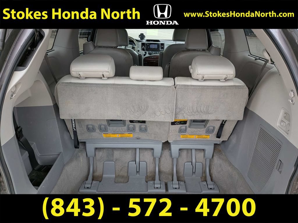 Used 2013 Toyota Sienna XLE w/ Entertainment Pkg AWD/4WD image 20