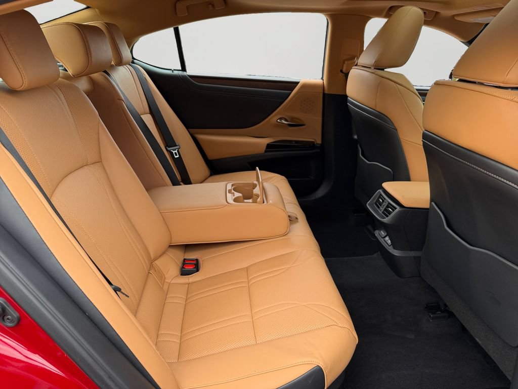 Certified 2024 Lexus ES 300h w/ Technology Package FWD image 10
