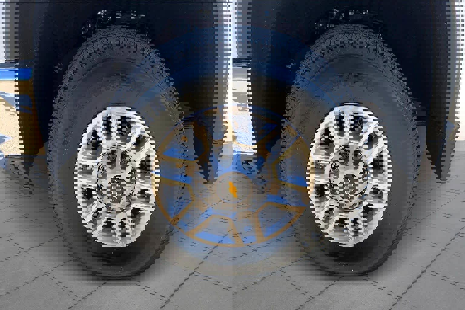 Certified 2025 Chevrolet Silverado 2500 LT w/ Convenience Package image 9