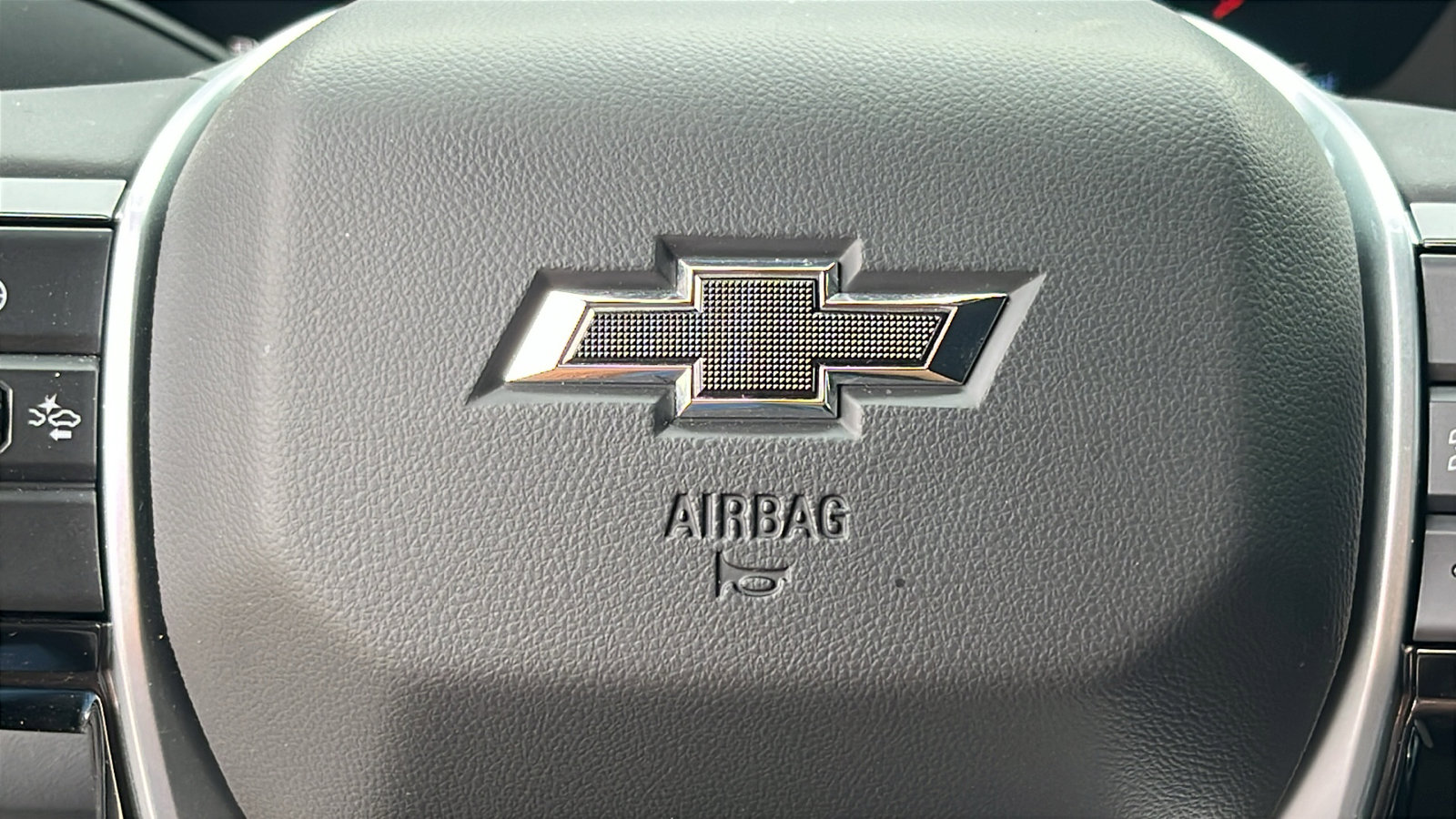 Used 2025 Chevrolet Colorado ZR2 w/ Technology Package AWD/4WD image 17