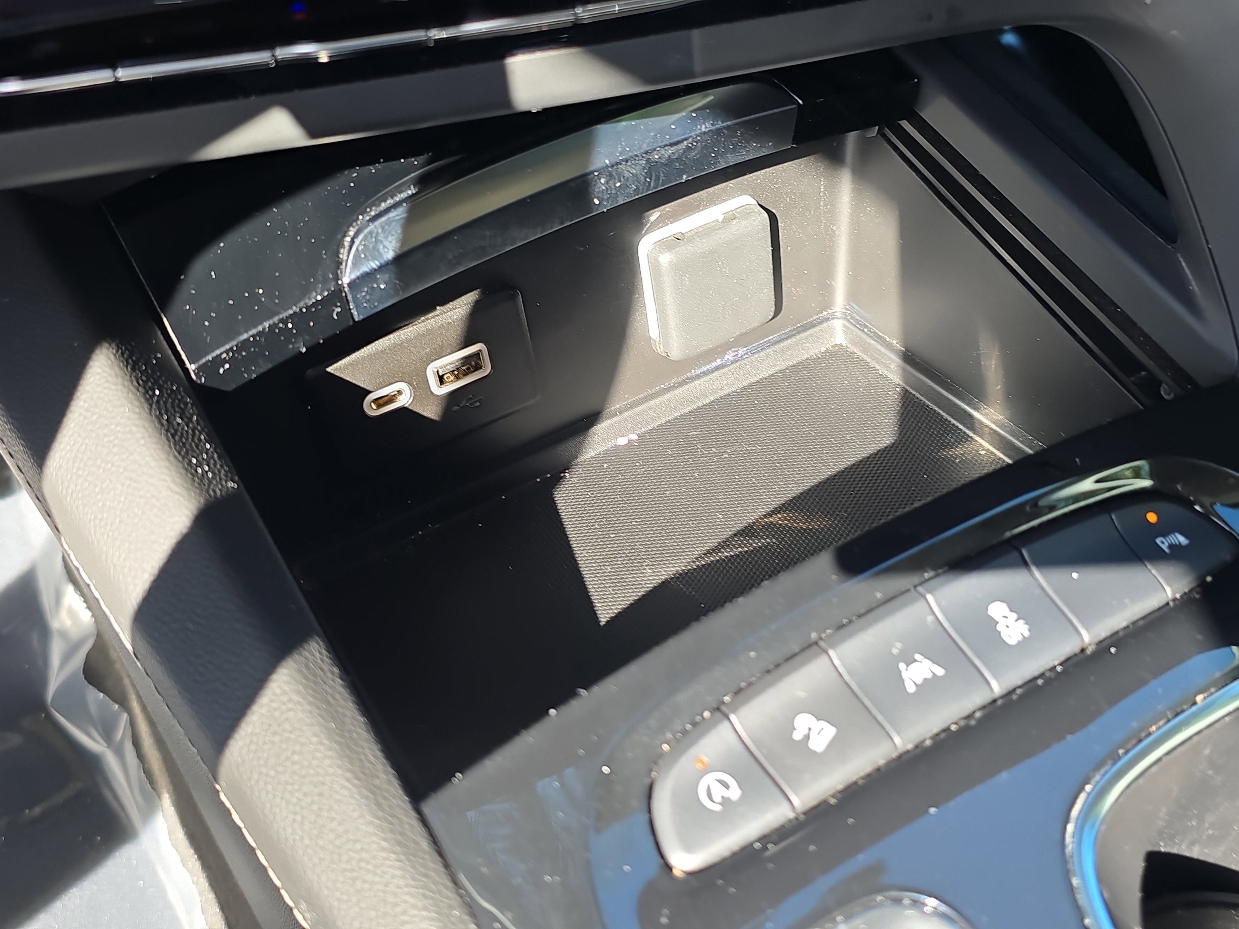 Used 2023 Buick Envision Essence image 29