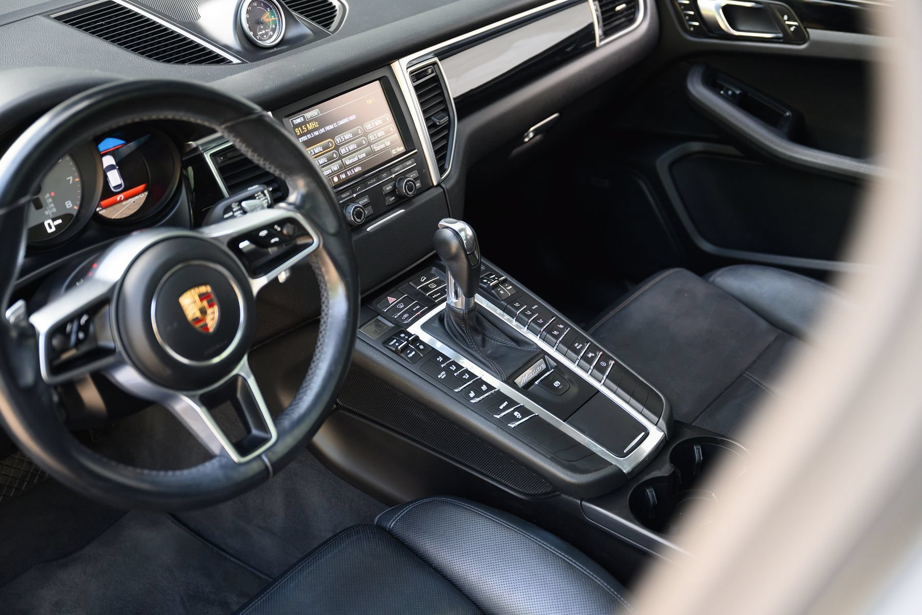 Used 2015 Porsche Macan S AWD/4WD image 22