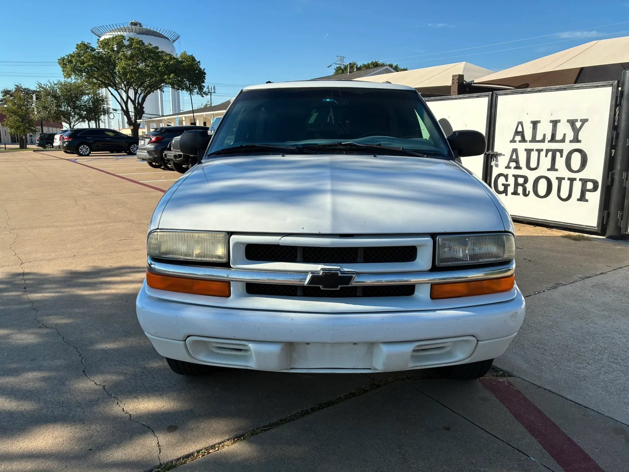 Used 2001 Chevrolet Blazer LS w/ Preferred Equipment Group RWD image 2