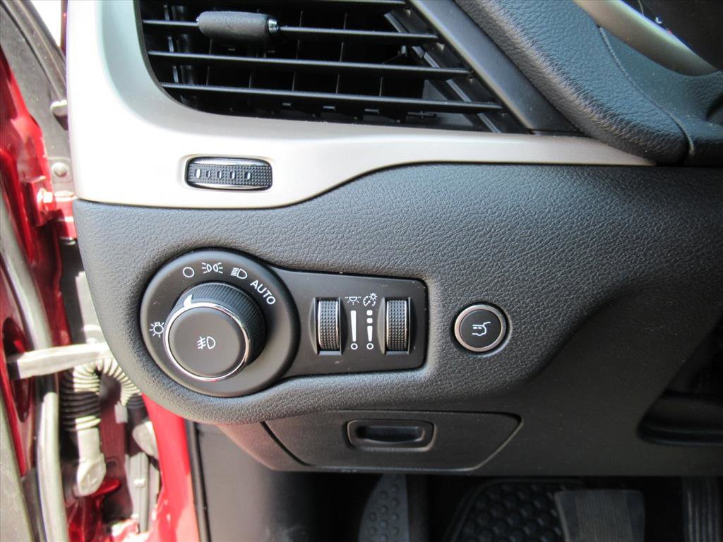 Used 2014 Jeep Cherokee Limited w/ Luxury Group image 21