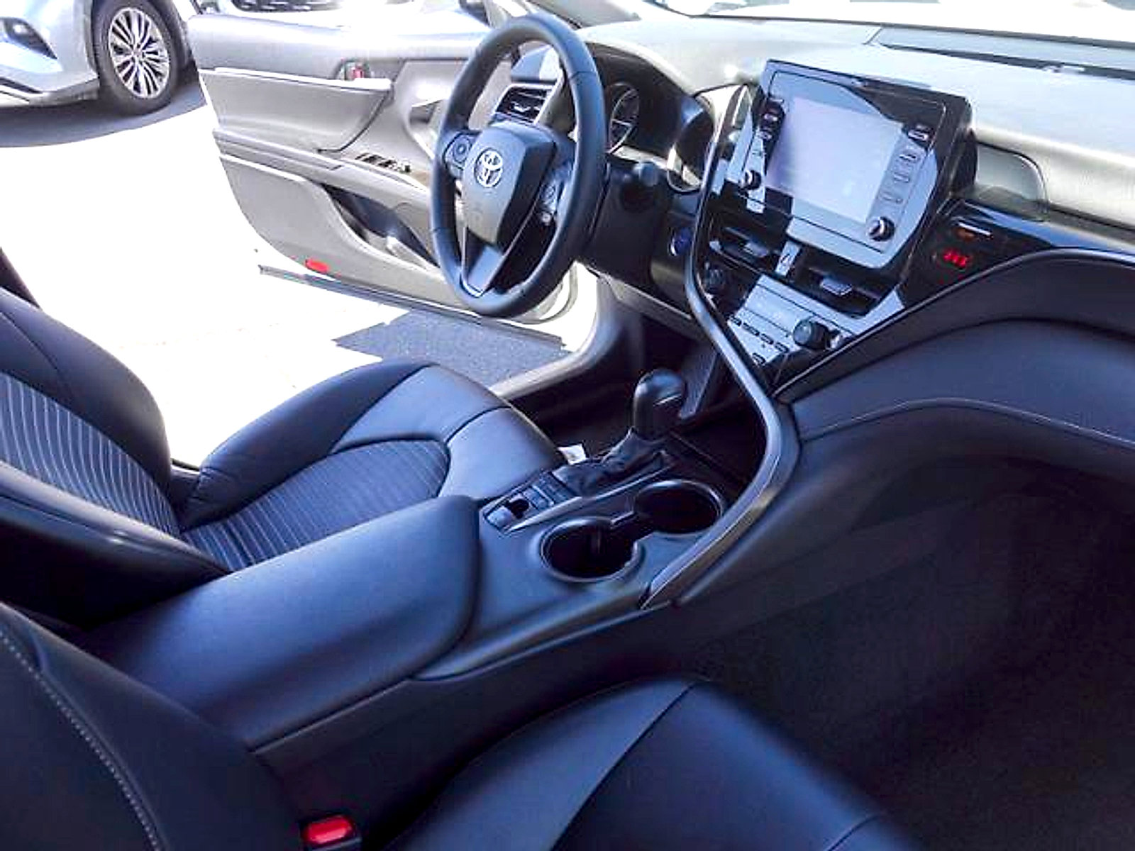 Certified 2023 Toyota Camry SE FWD image 13