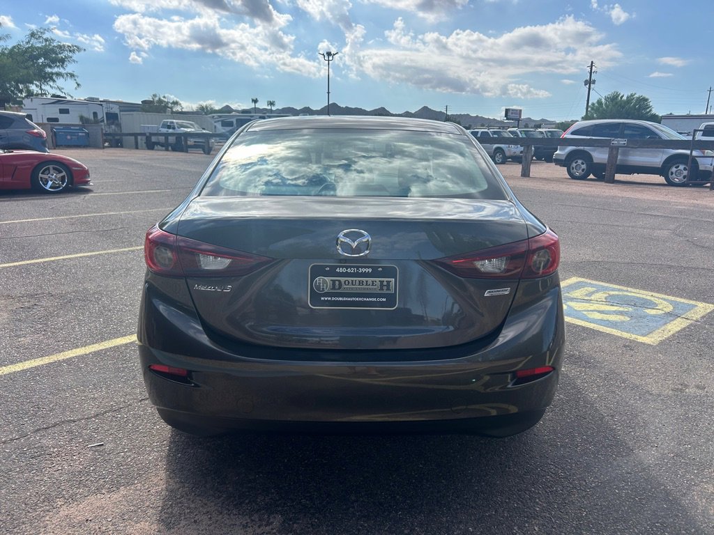 Used 2016 MAZDA MAZDA3 i Sport w/ Preferred Equipment Package image 4