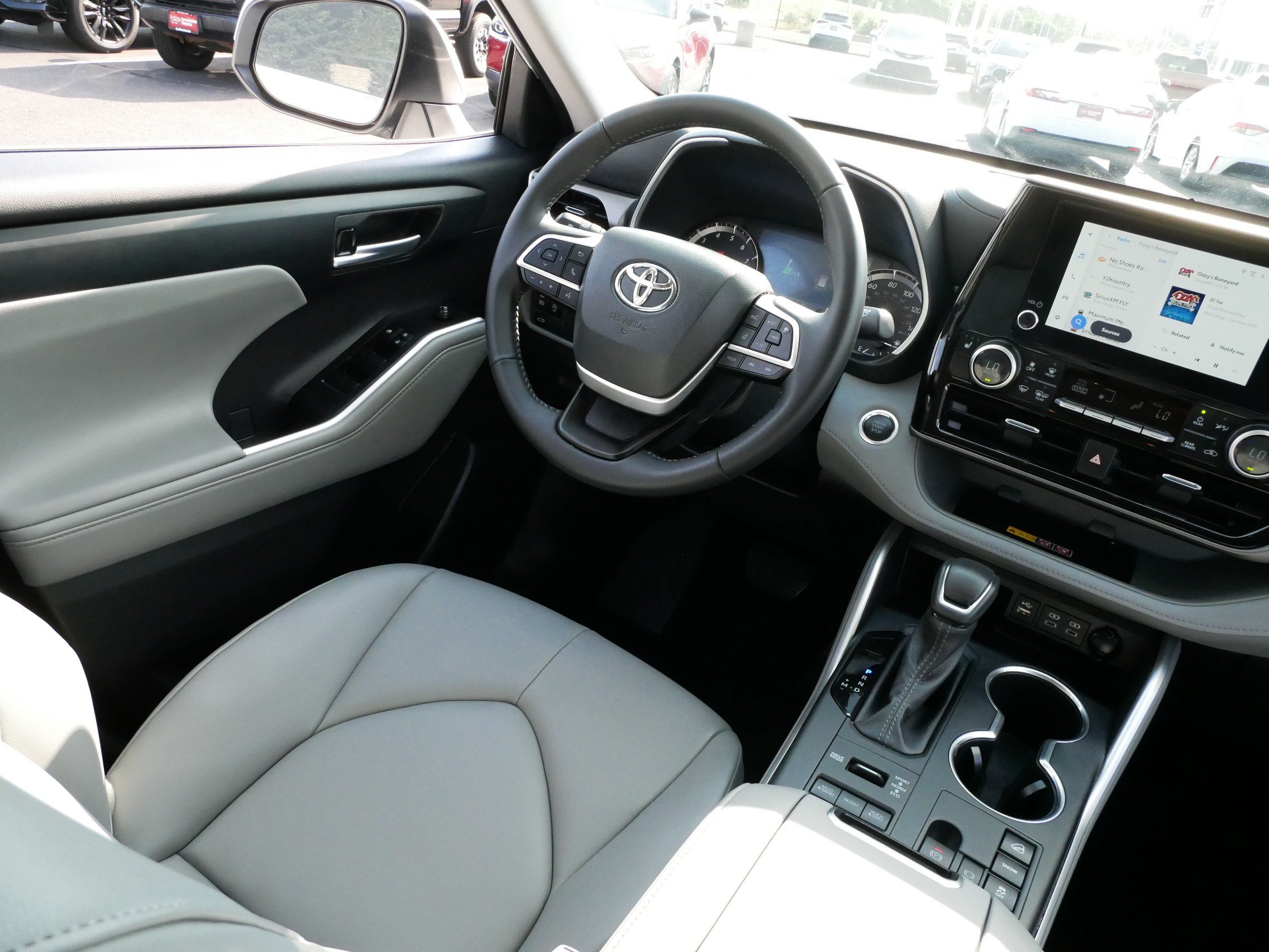 Certified 2026 Toyota Highlander XLE AWD/4WD image 9