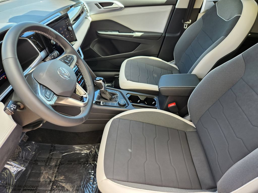 New 2026 Volkswagen Taos SE AWD/4WD image 3