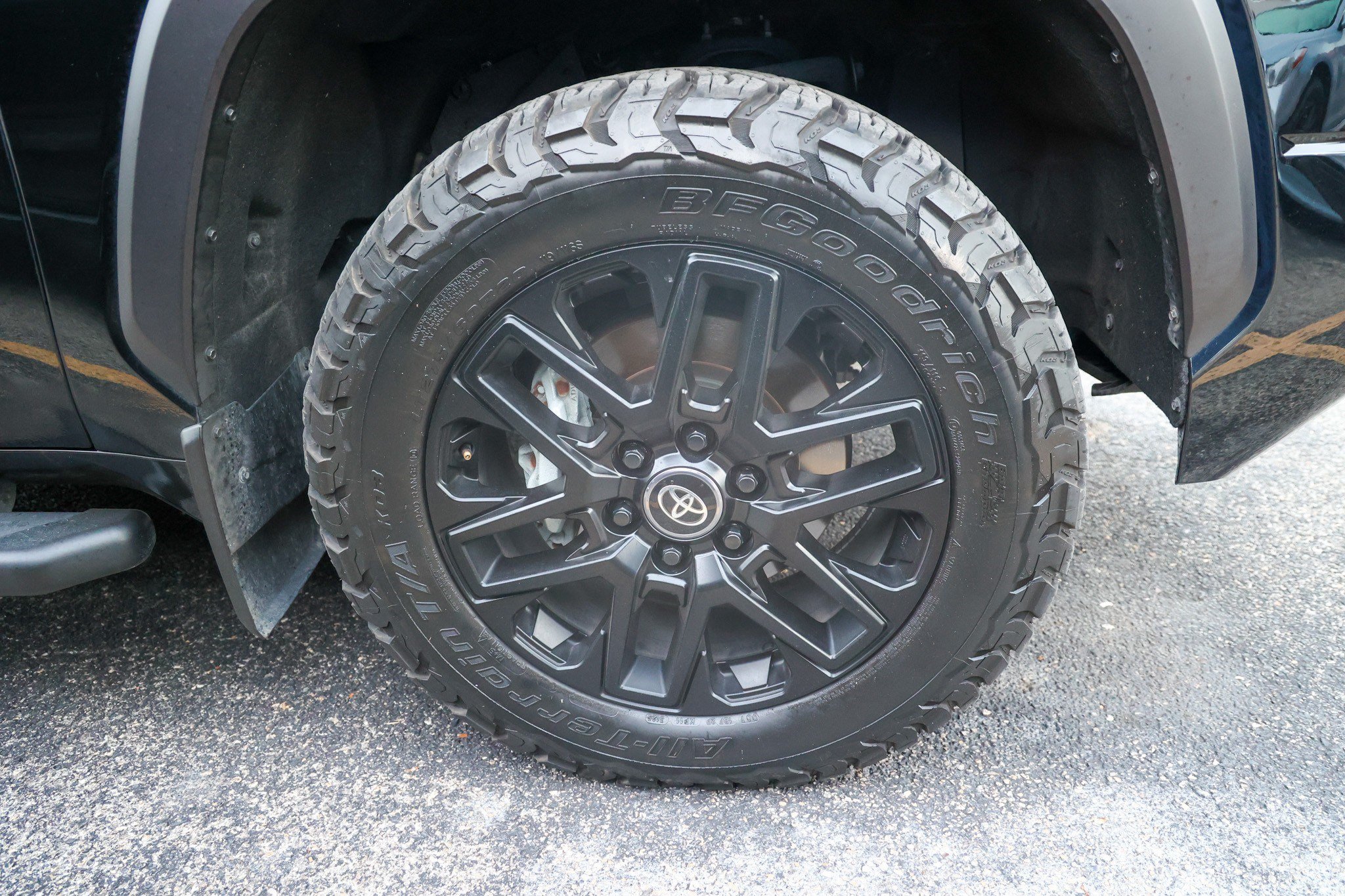 Used 2025 Toyota Tundra Limited AWD/4WD image 14