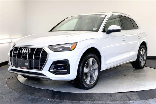 Certified 2023 Audi Q5 2.0T Premium Plus image 2