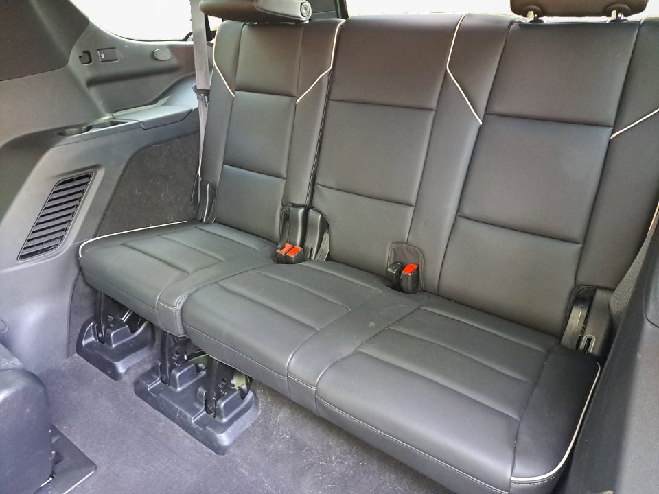 Certified 2024 Cadillac Escalade Premium Luxury w/ Performance Package image 12