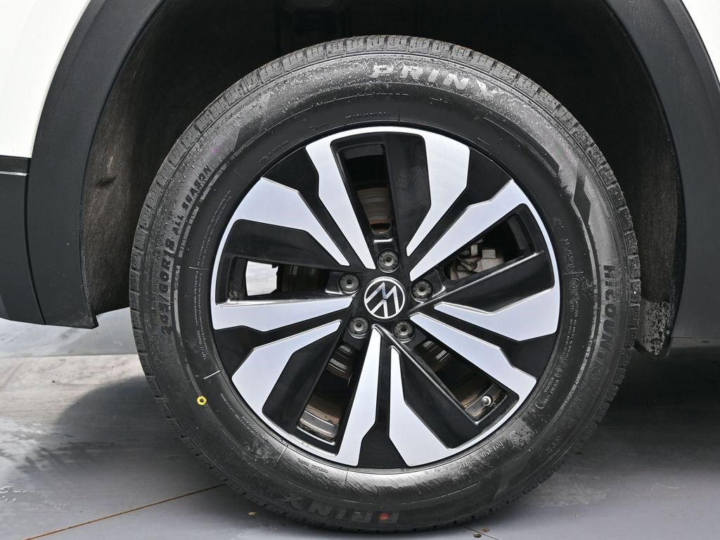 Used 2024 Volkswagen Atlas SE image 15