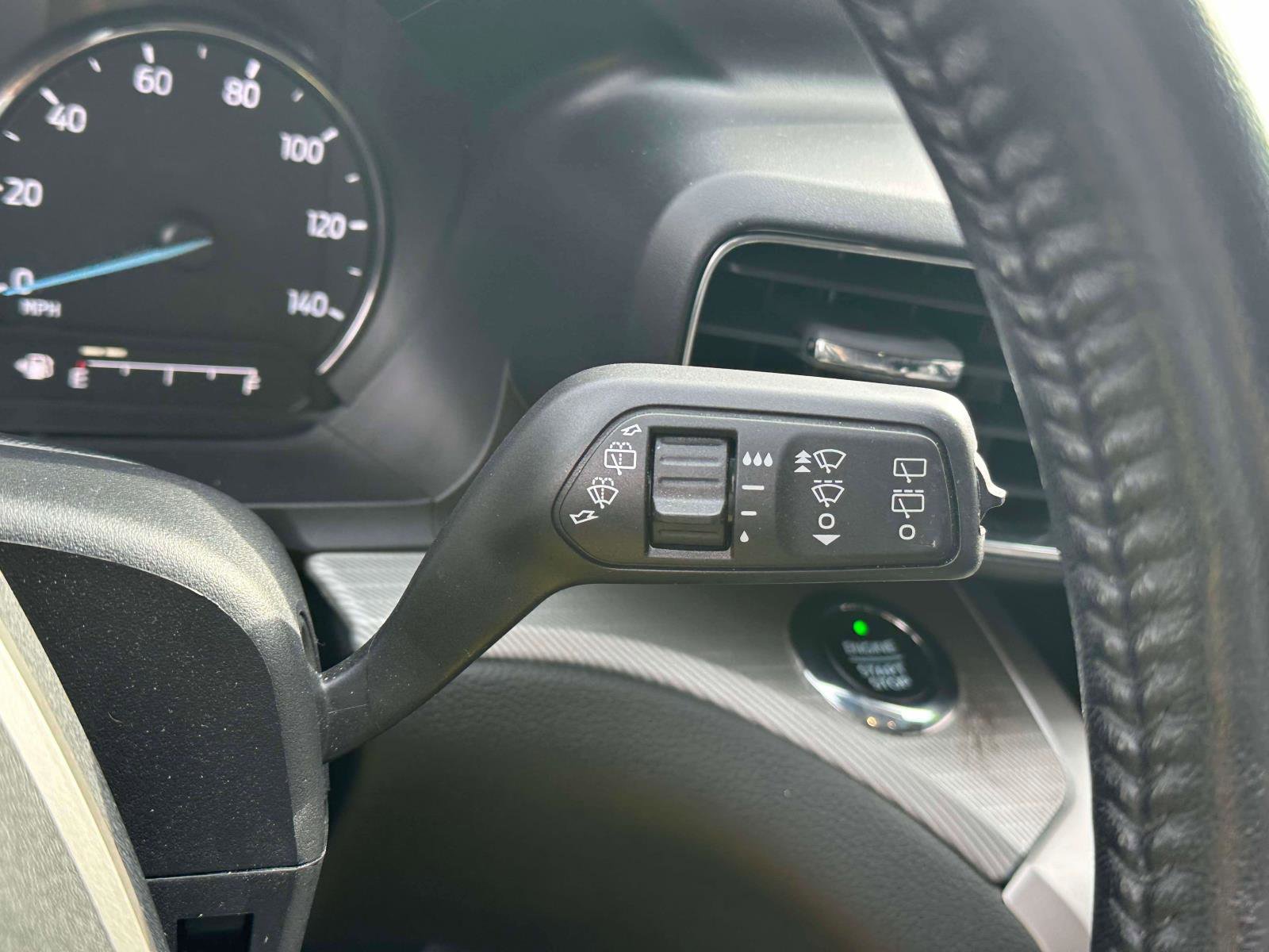 Used 2021 Ford Explorer XLT w/ Equipment Group 202A image 25