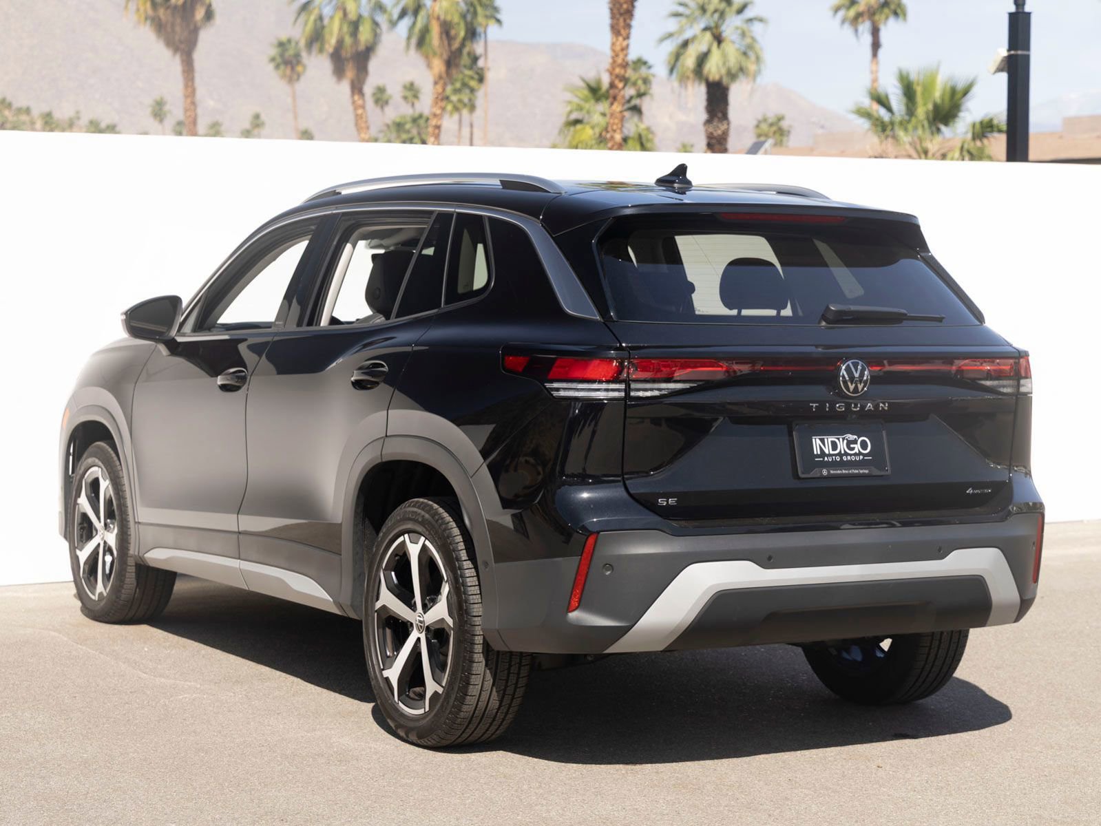 Used 2025 Volkswagen Tiguan SE image 7