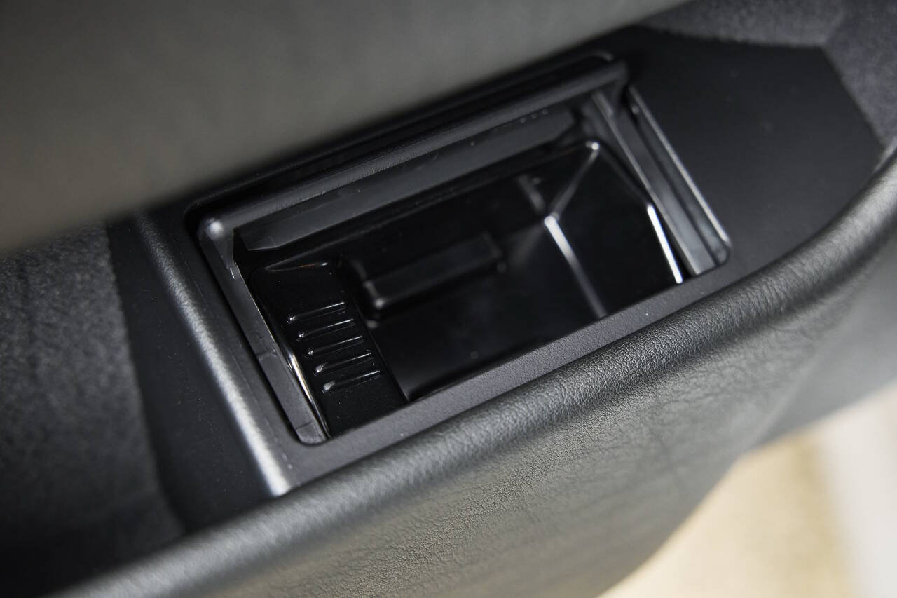 Used 2003 BMW M5 RWD image 97