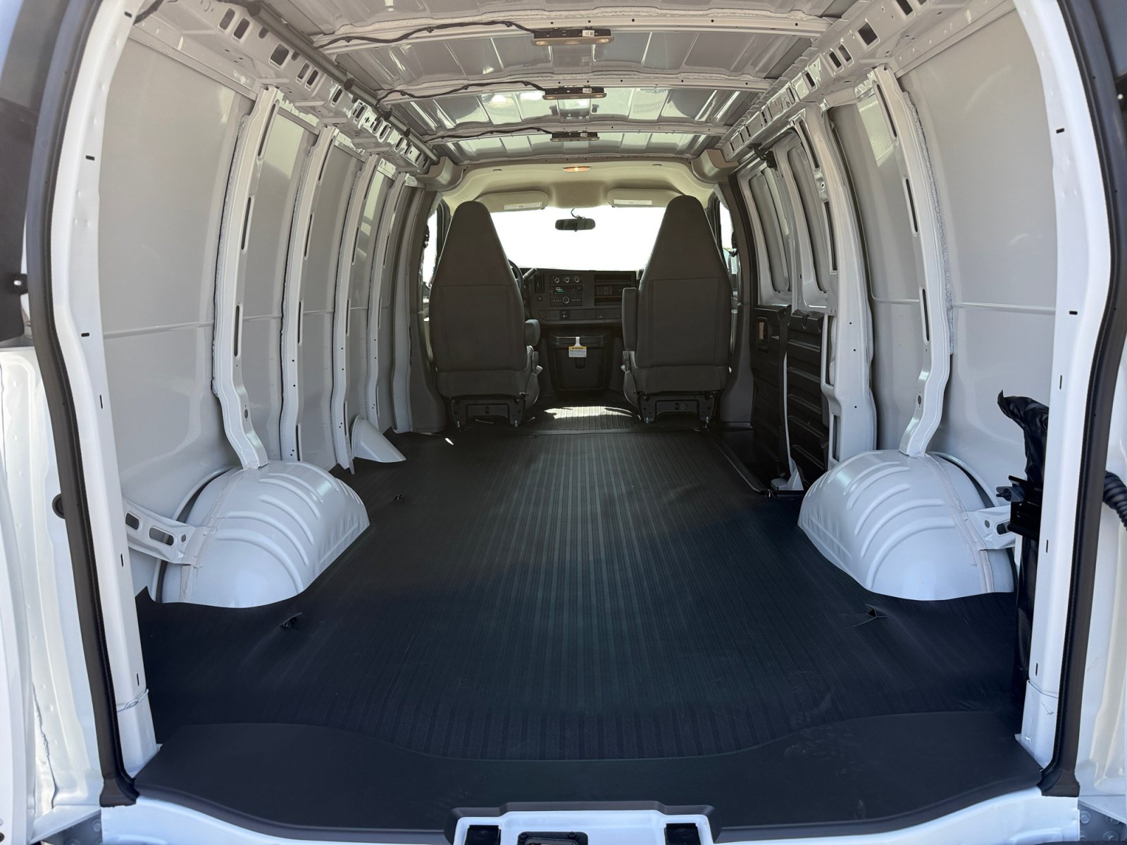 New 2026 Chevrolet Express 3500 RWD image 16