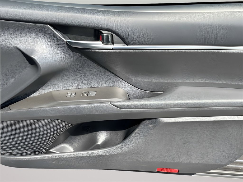 Used 2024 Toyota Camry SE image 26