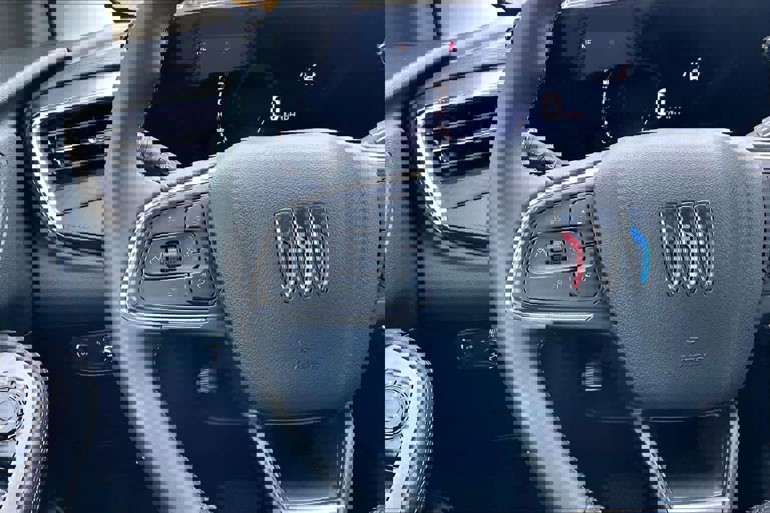 Used 2024 Buick Encore GX Sport Touring w/ Comfort Package image 25