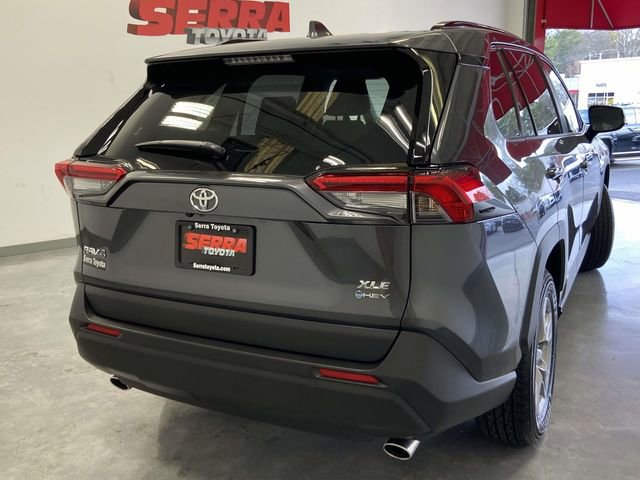 Used 2025 Toyota RAV4 XLE w/ Convenience Package image 3