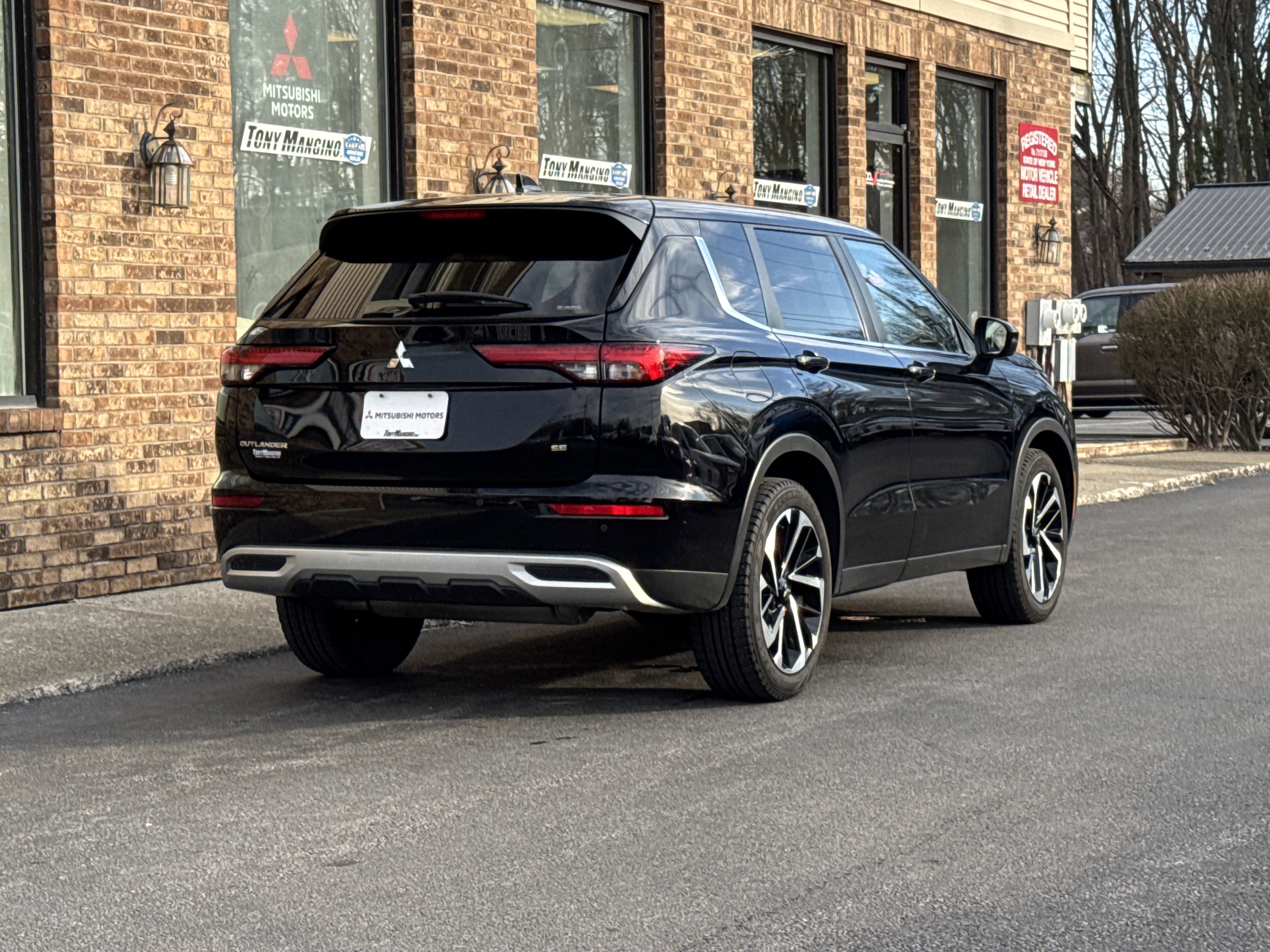 Used 2022 Mitsubishi Outlander SE image 5