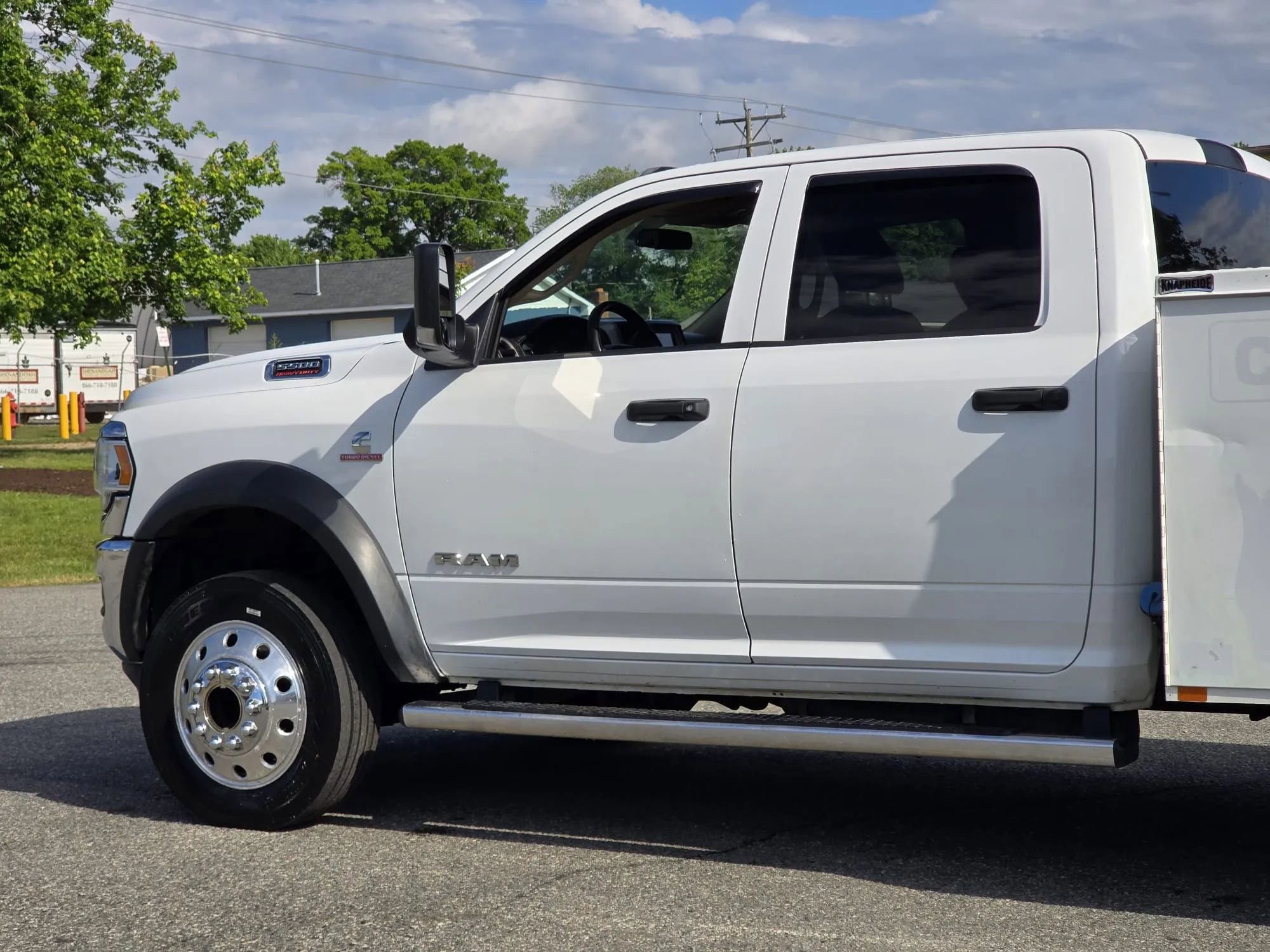 Used 2020 RAM 5500 Tradesman w/ Chrome Appearance Group AWD/4WD image 12