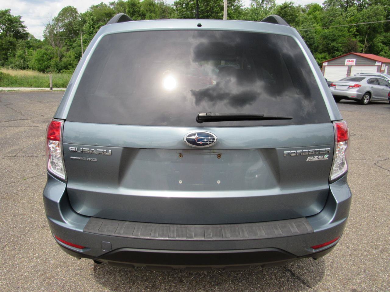 Used 2013 Subaru Forester 2.5X Limited AWD/4WD image 6