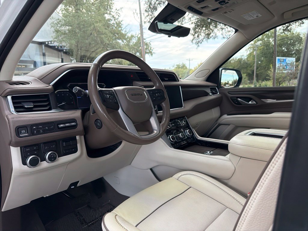 Used 2021 GMC Yukon Denali w/ Denali Premium Package AWD/4WD image 19