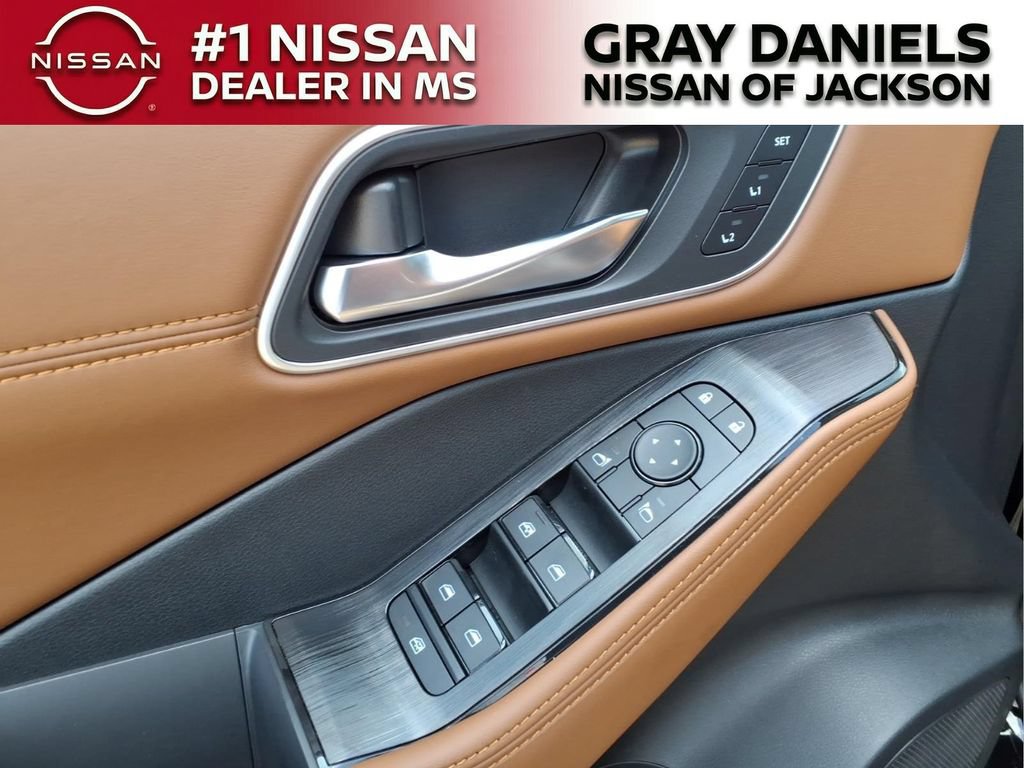 New 2026 Nissan Rogue Platinum AWD/4WD image 12