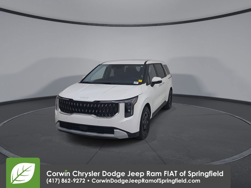 Used 2025 Kia Carnival FWD image 5