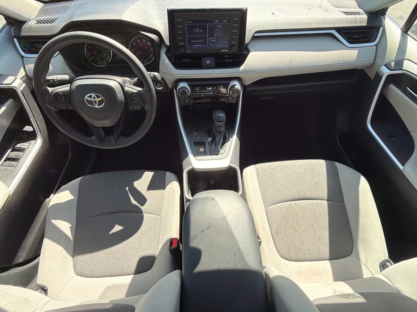 Used 2022 Toyota RAV4 XLE w/ Convenience Package FWD image 10