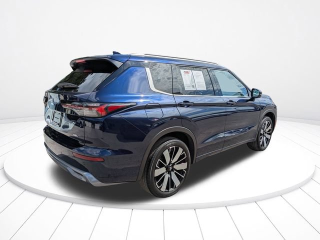 Used 2025 Mitsubishi Outlander SEL FWD image 4