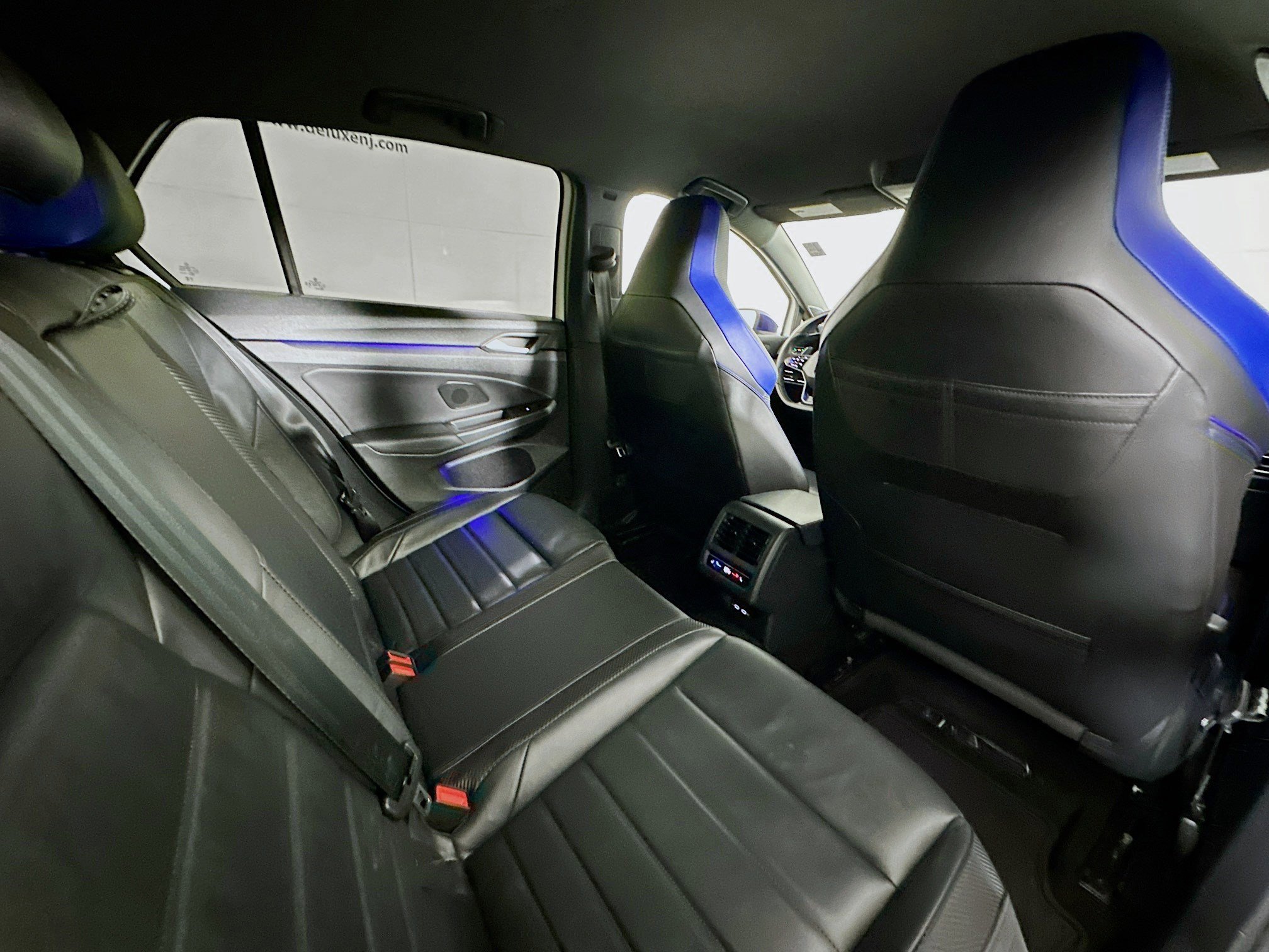 Used 2023 Volkswagen Golf 20th Anniversary Edition image 28