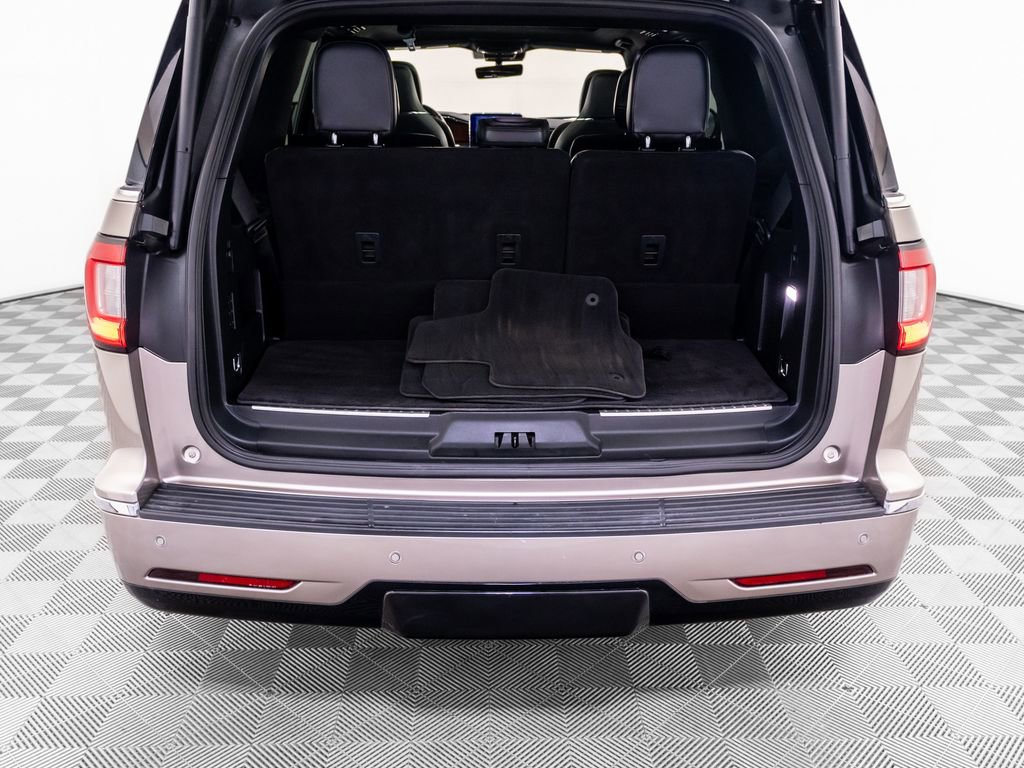 Used 2019 Lincoln Navigator Reserve AWD/4WD image 34