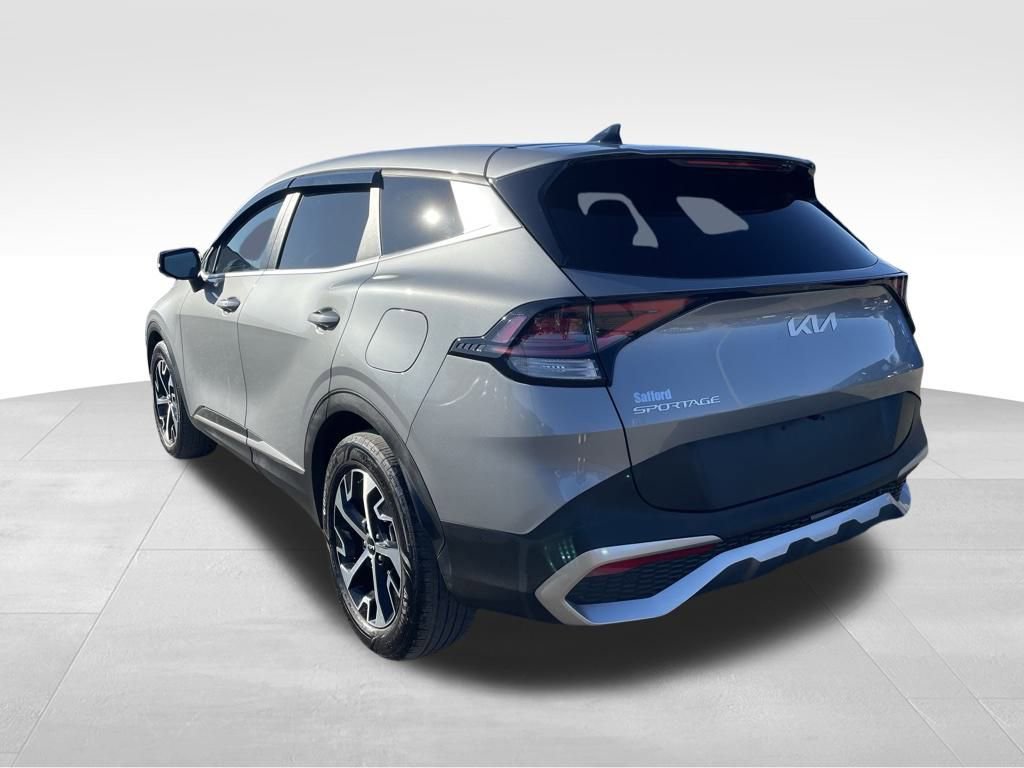 Used 2024 Kia Sportage EX image 16