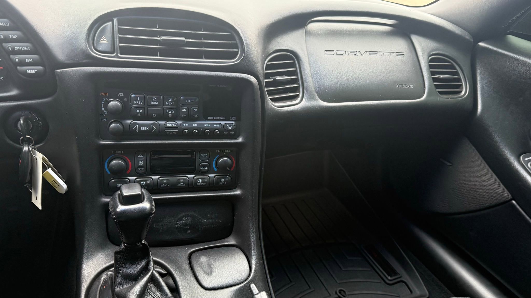 Used 2004 Chevrolet Corvette Base w/ Preferred Equipment Group image 25