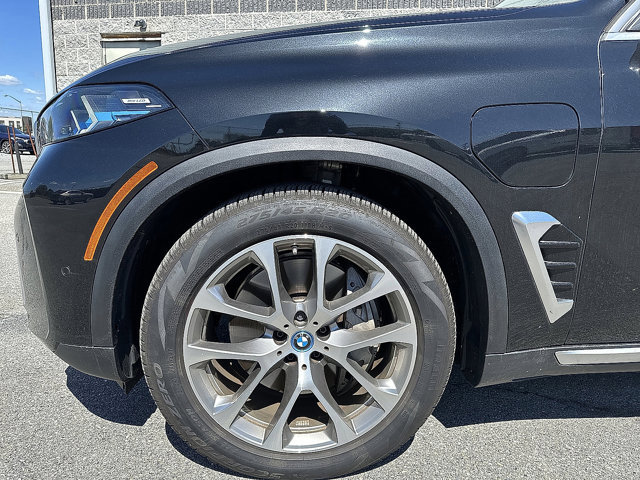 Certified 2025 BMW X5 xDrive50e w/ Climate Comfort Package image 10