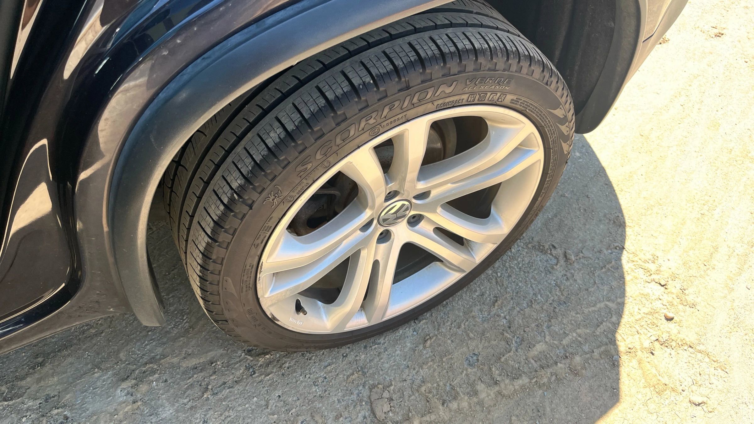 Used 2016 Volkswagen Tiguan SEL AWD/4WD image 14