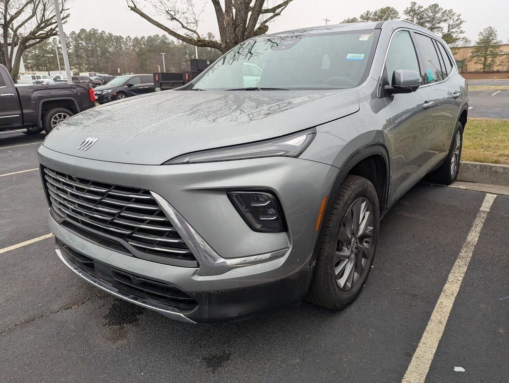 Used 2025 Buick Enclave Preferred image 3