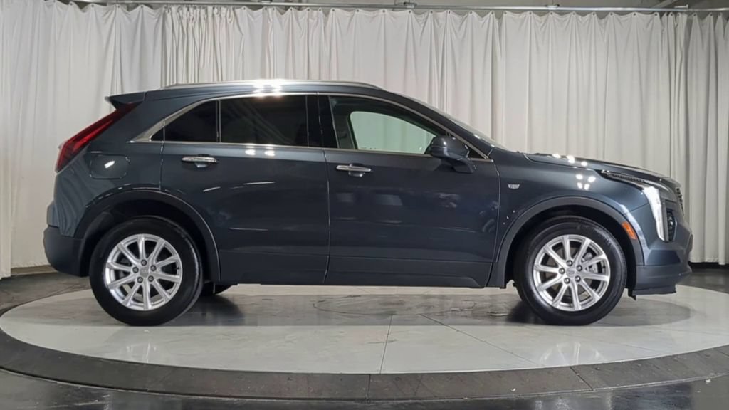 Used 2021 Cadillac XT4 Luxury w/ Cold Weather Package AWD/4WD image 11