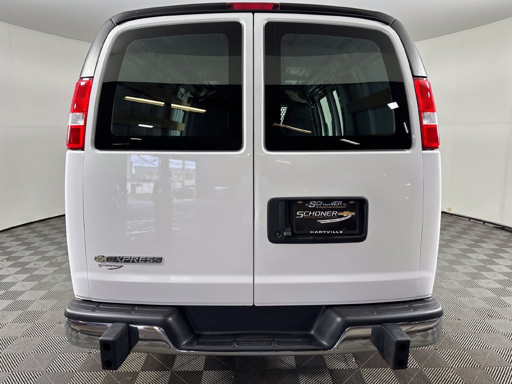 Used 2025 Chevrolet Express 2500 w/ Driver Convenience Package RWD image 4