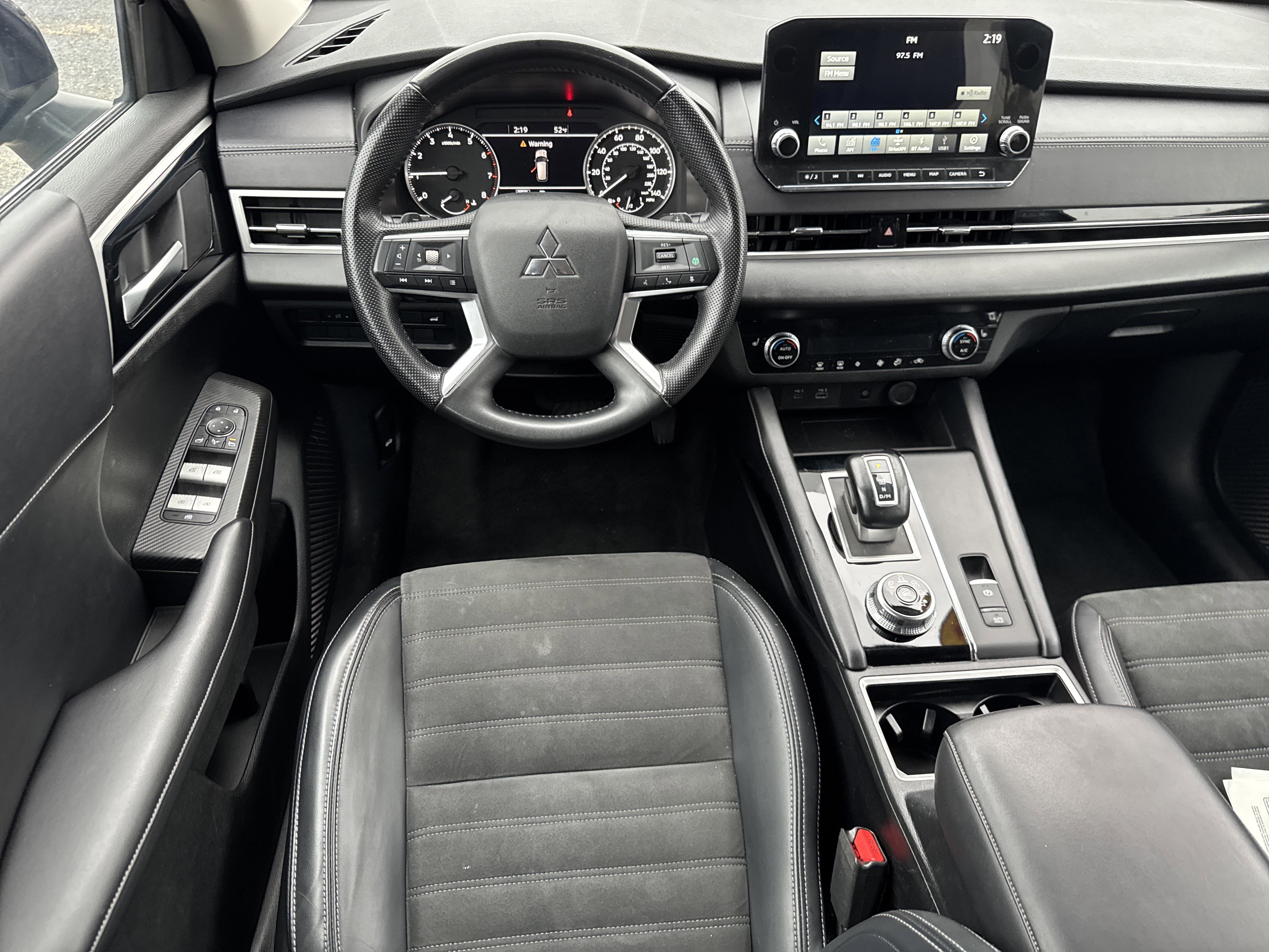 Used 2024 Mitsubishi Outlander SE Black Edition image 7