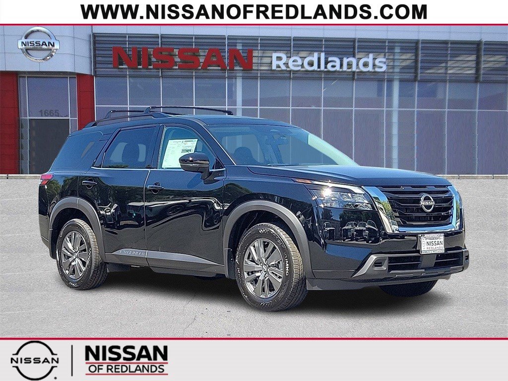 New 2025 Nissan Pathfinder SV