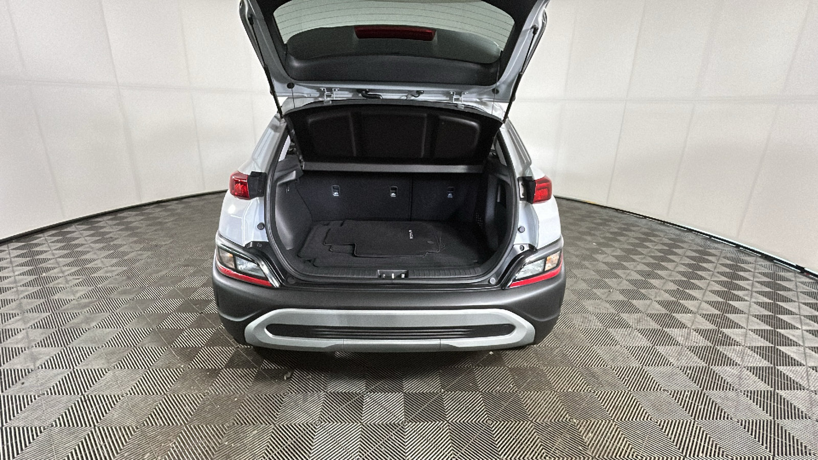 Used 2023 Hyundai Kona SEL FWD image 34
