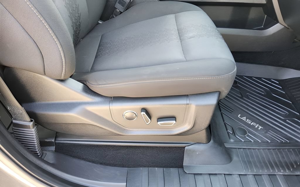 Used 2018 Ford F150 XLT w/ Equipment Group 302A Luxury AWD/4WD image 37