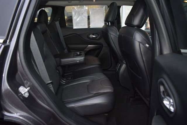 Used 2019 Jeep Cherokee Limited w/ Luxury Group image 45