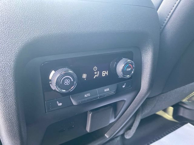 Used 2026 Chevrolet Traverse RS AWD/4WD image 21