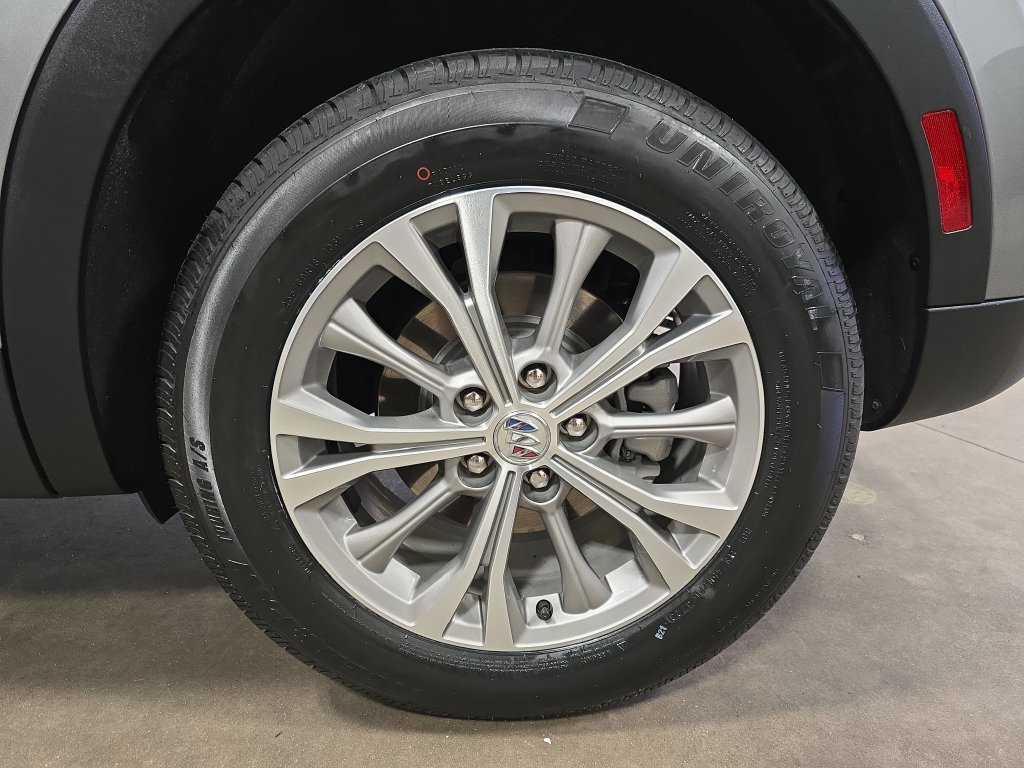 Used 2023 Buick Envision Preferred AWD/4WD image 33